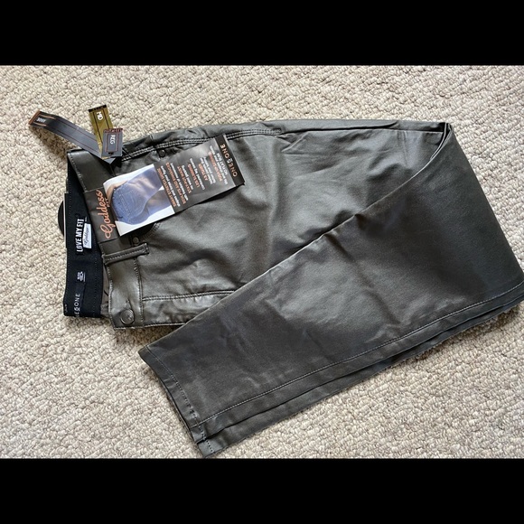NWT One 5 One size 16/33 Goddess fit skinny mid rise regular length faux leather - Picture 9 of 10